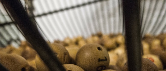 bolas de la loteria en un bombo